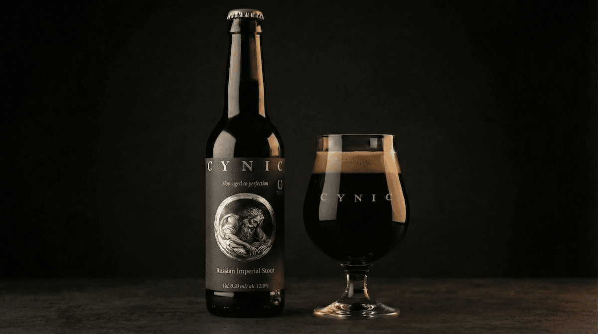 Cynic Russian Imperial Stout — бутылка и бокал